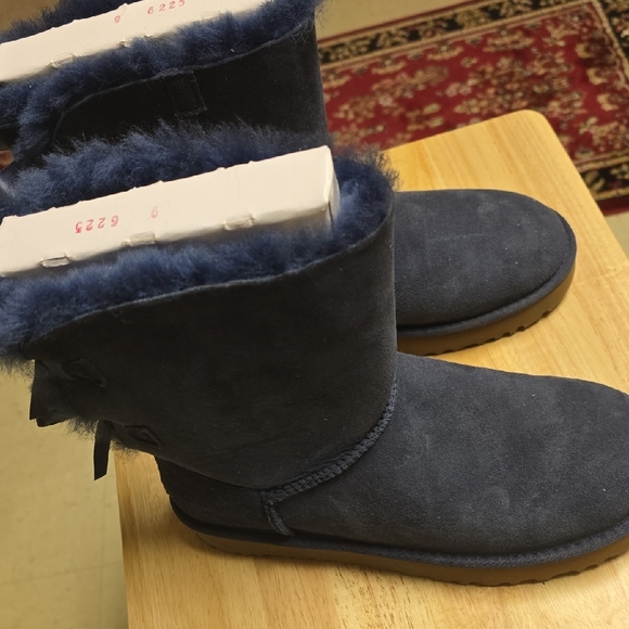 UGG Cozy Women's Navy Blue Bailey BOW II - Picture 4 of 13